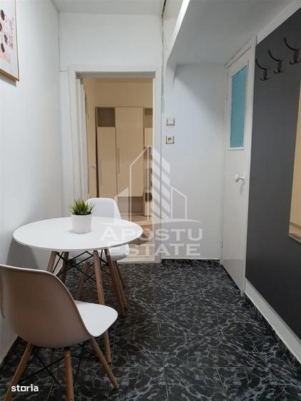 Apartament cu 2 camere semidecomandat în Girocului