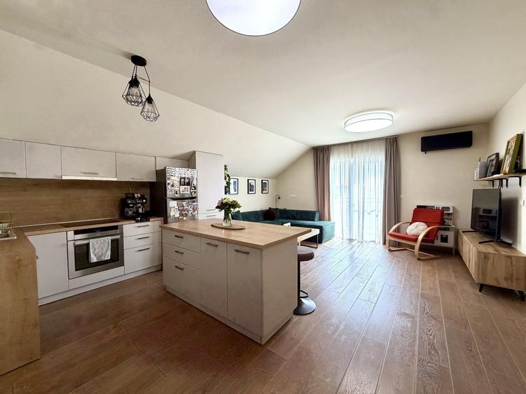 Apartament cu 3 camere decomandat, mobilat în Dumbrăvița