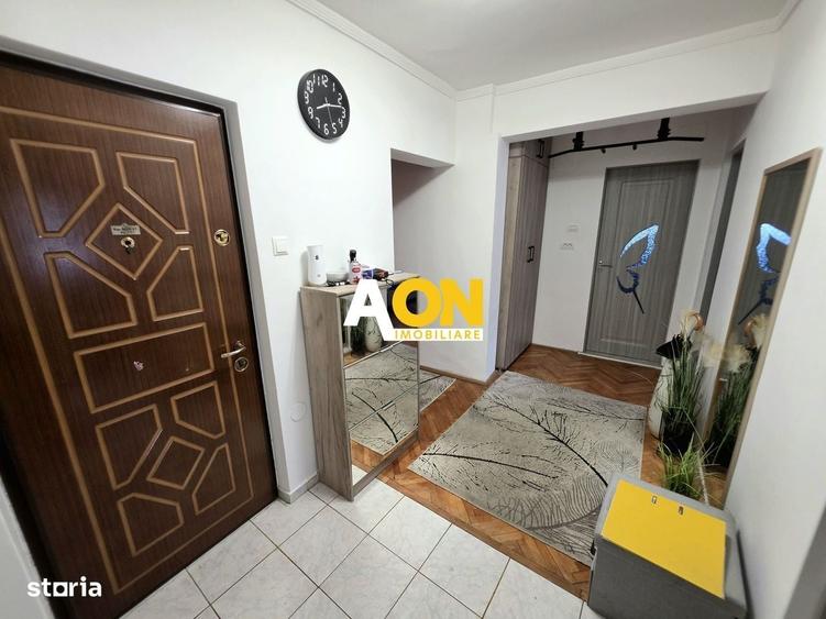 Apartament cu 3 camere decomandat în Cetate