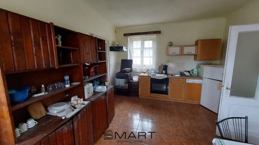 Casă cu 5 camere cu Teren 1425 Mp în Ultracentral