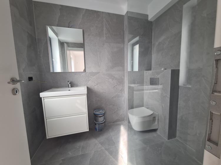 Casă individuală cu 5 camere cu Canalizare în Central
