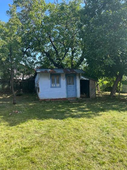 Casă individuală cu 3 camere cu Teren 1000 Mp în Străoane