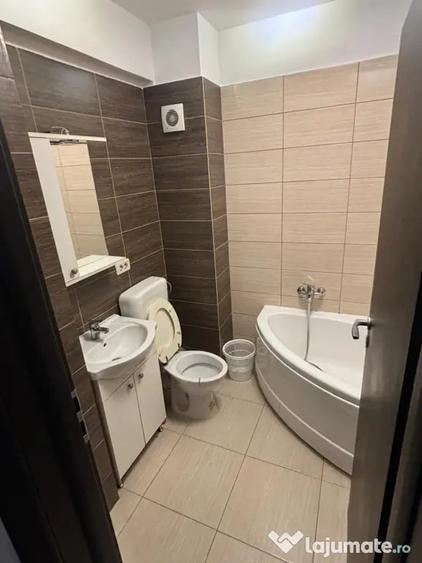 Garsonieră semidecomandată în Roșu