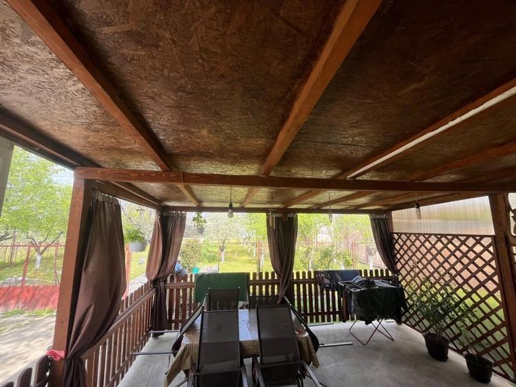 Casă individuală cu 8 camere cu Teren 2354 Mp în Malu Mare