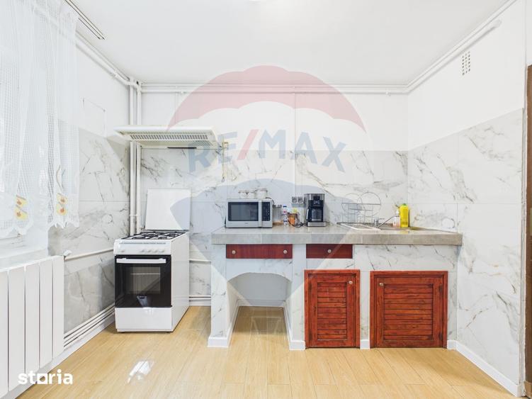Apartament cu 6 camere, mobilat în Rahova