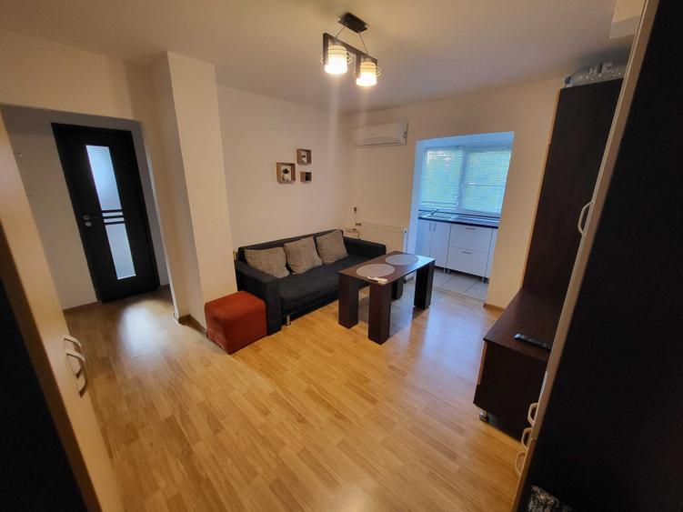Apartament cu 2 camere decomandat în Girocului