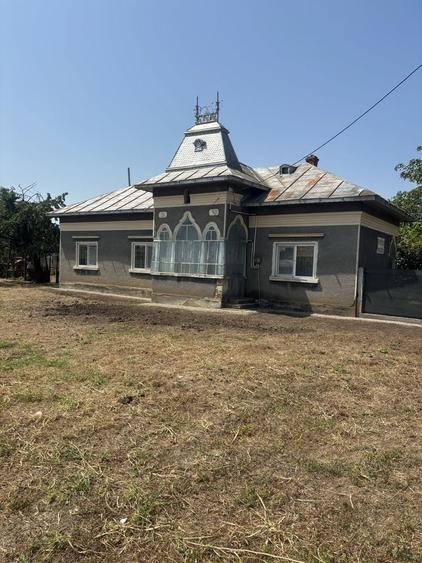 Casă cu 4 camere în Rotunda