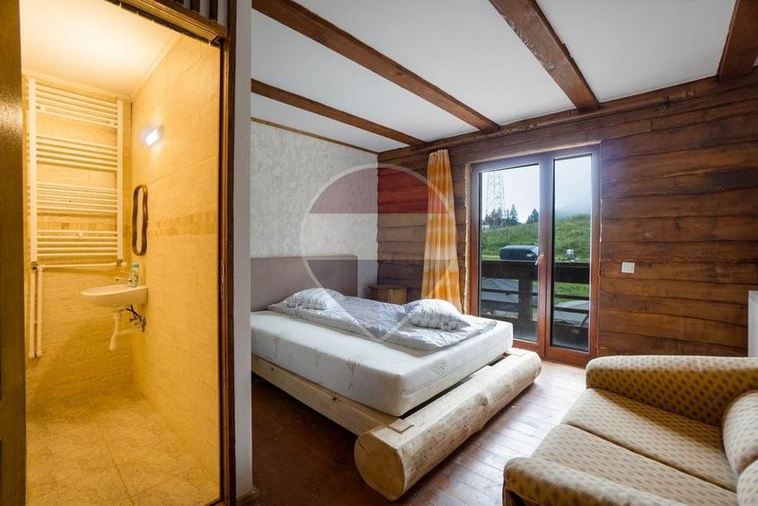 Casă individuală cu 14 camere cu Teren 4300 Mp în Sud-Vest