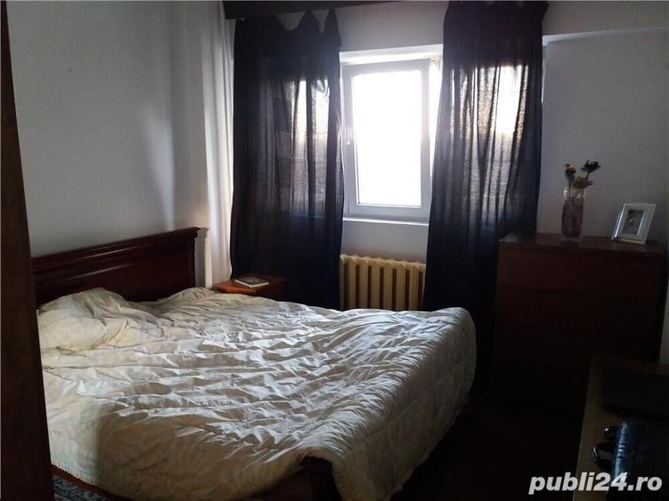 Apartament cu 3 camere semidecomandat, mobilat în Titulescu