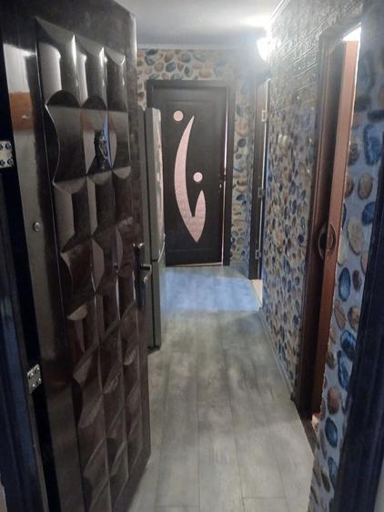 Apartament cu 3 camere decomandat în Grădiștea