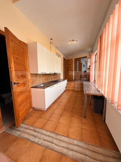 Casă individuală cu 4 camere cu Canalizare în Cristian