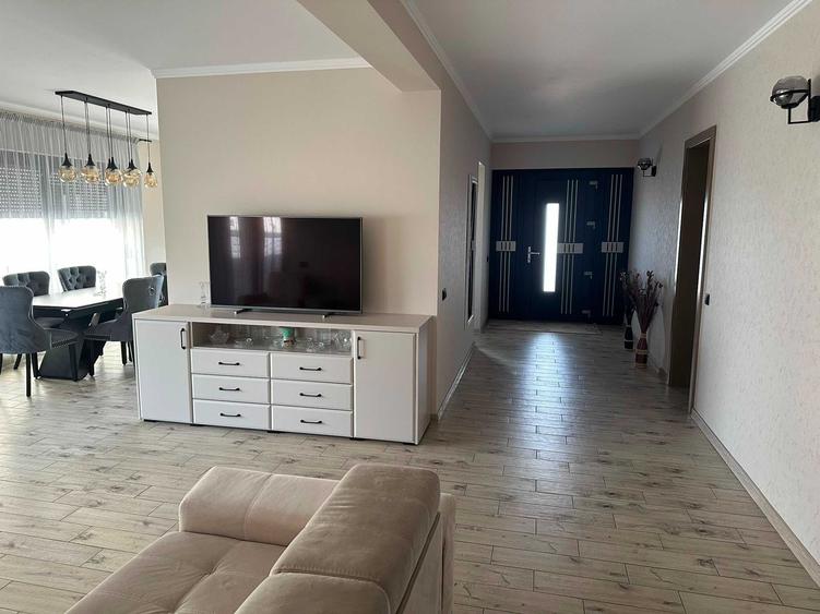 Casă cu 3 camere în Central