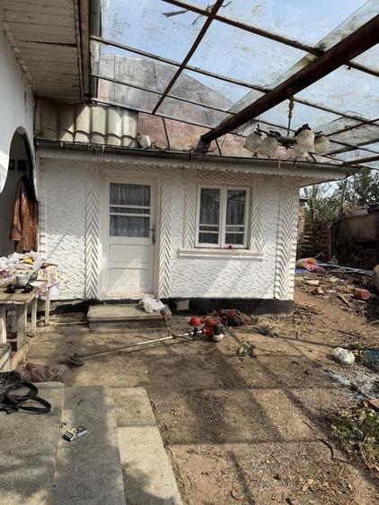 Casă cu 4 camere în Dumbrava