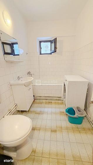 Apartament cu 2 camere decomandat în Hala Centrală
