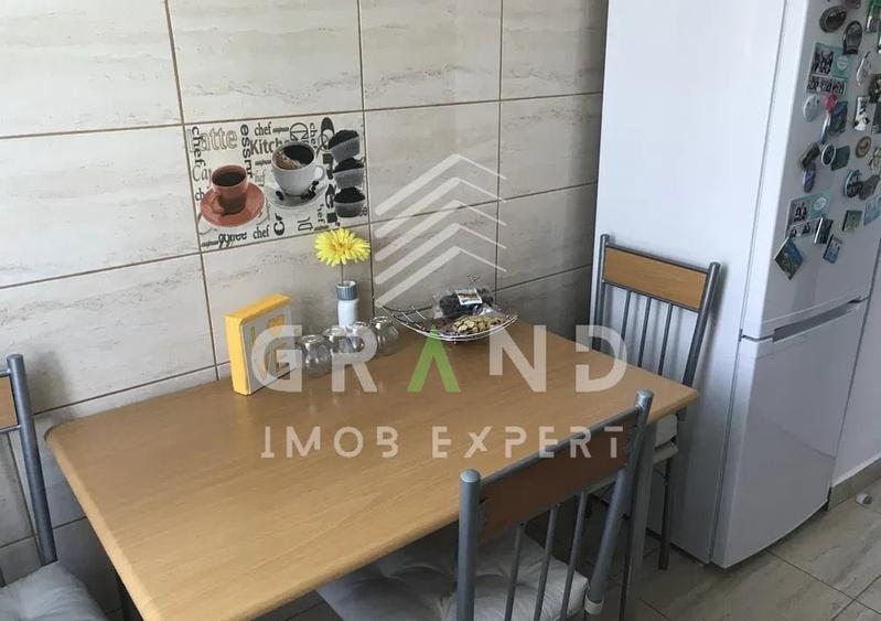 Apartament cu 2 camere semidecomandat, mobilat în Gheorgheni