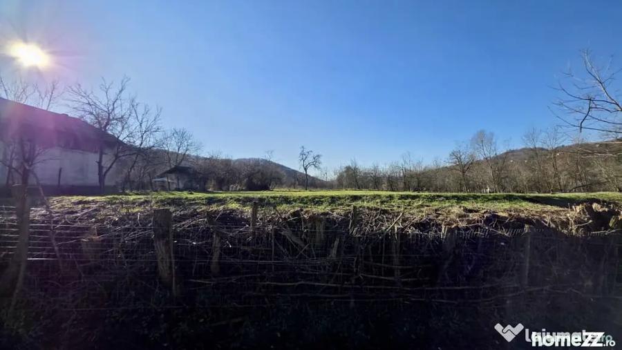 Teren de 4549 mp, în Gura Vitioarei
