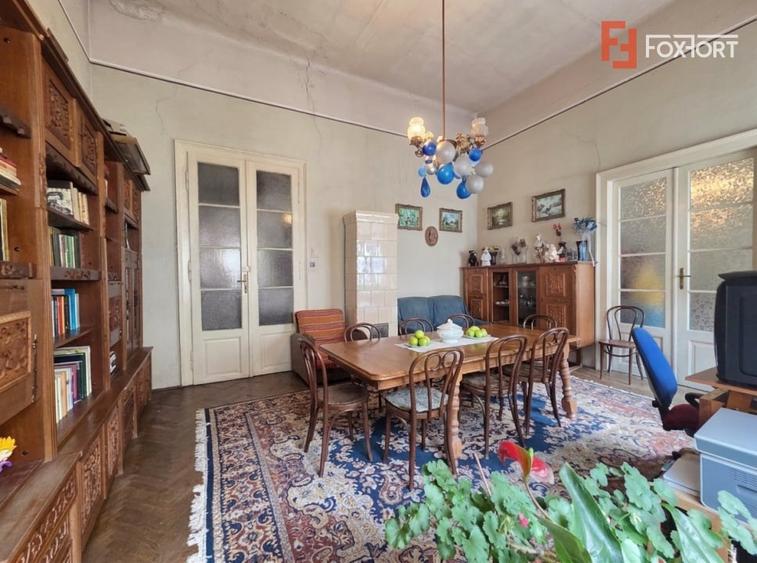 Apartament cu 4 camere circular, mobilat în Central