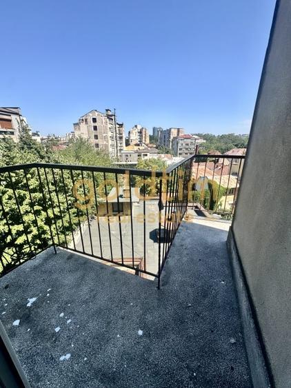 Apartament cu 3 camere semidecomandat în Kogălniceanu