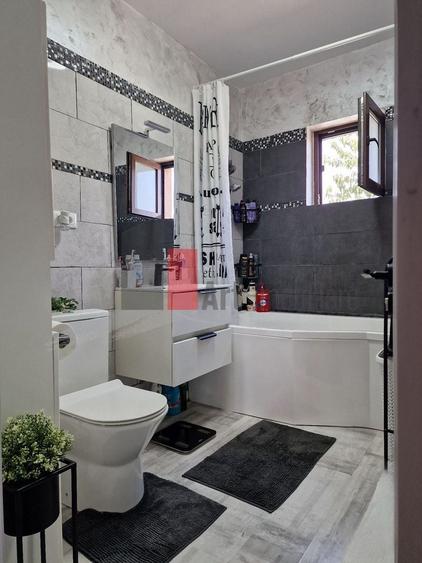 Casă individuală cu 3 camere cu Canalizare în Exterior Sud