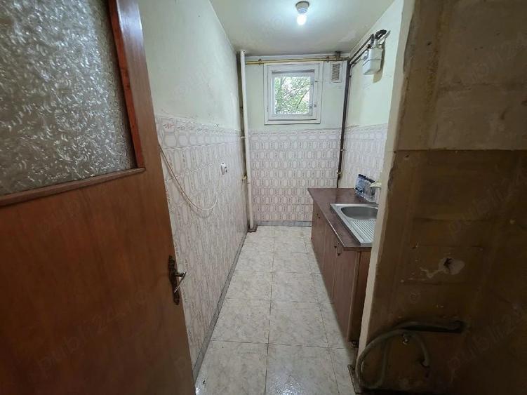 Apartament cu 4 camere semidecomandat în Drumul Taberei
