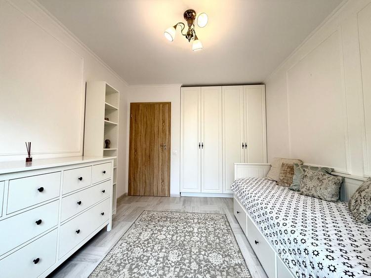 Apartament cu 3 camere, mobilat în Tractorul