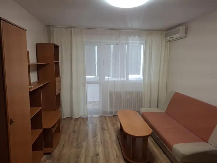 Apartament cu 2 camere semidecomandat în Titan