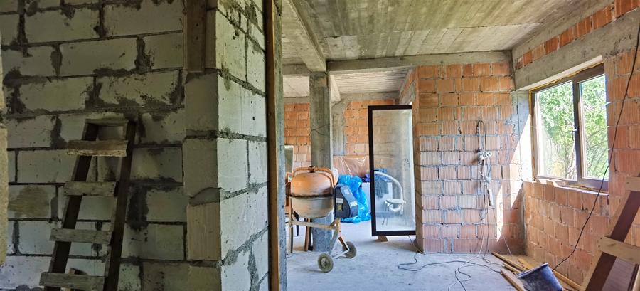 Casă individuală cu 5 camere cu Canalizare în Capul Câmpului