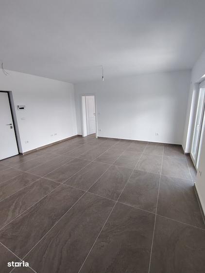 Apartamente la blocuri noi in Gradi?te zona superba si linistita - 7