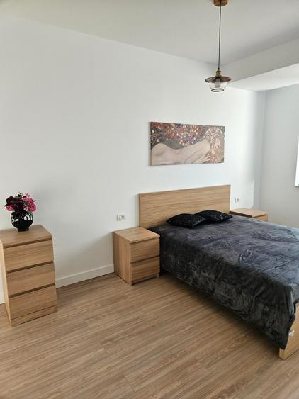 Apartament cu 3 camere semidecomandat în Bucureștii Noi