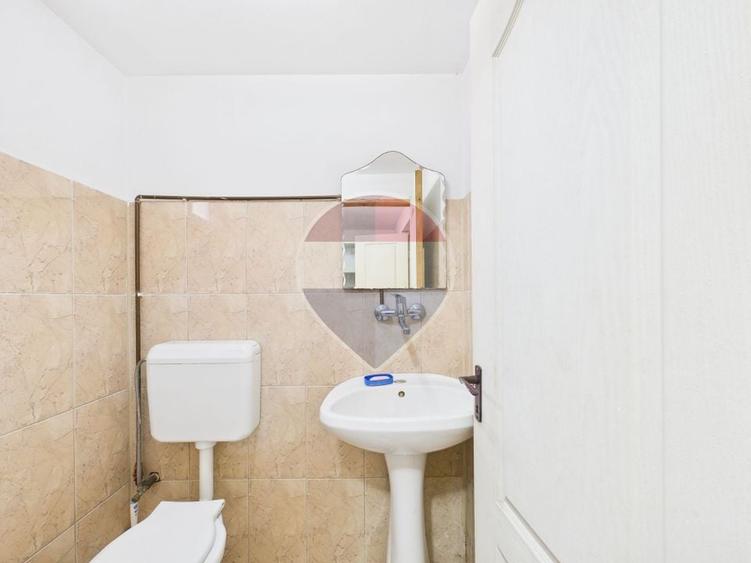 Casă individuală cu 4 camere cu Teren 149.44999694824 Mp în Vitan