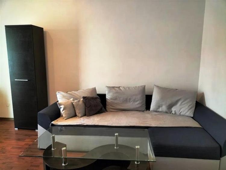 Apartament cu 3 camere decomandat, mobilat în Răcădău