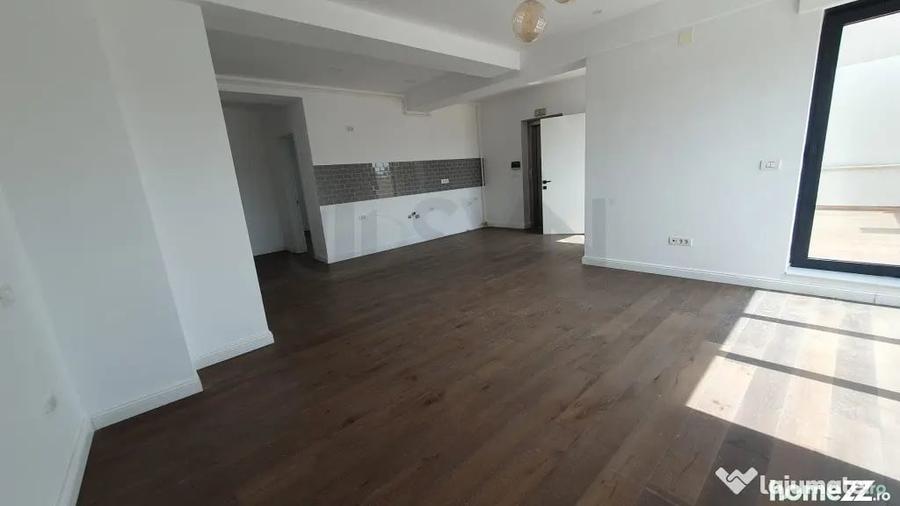 Apartament cu 2 camere decomandat în Polonă