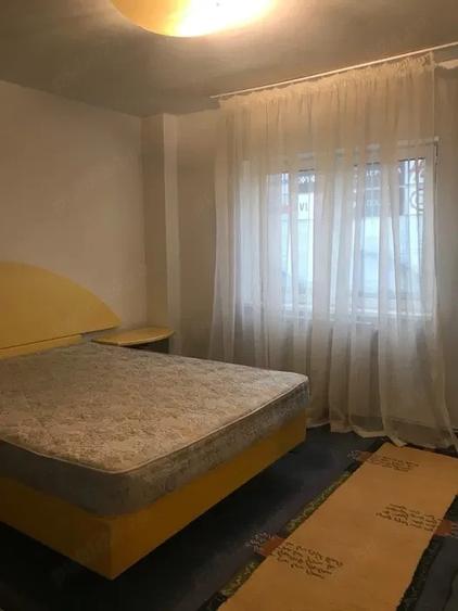 Apartament cu 3 camere decomandat în Steaua