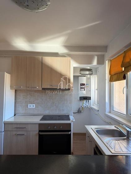 Apartament cu 5 camere decomandat în 7 Noiembrie