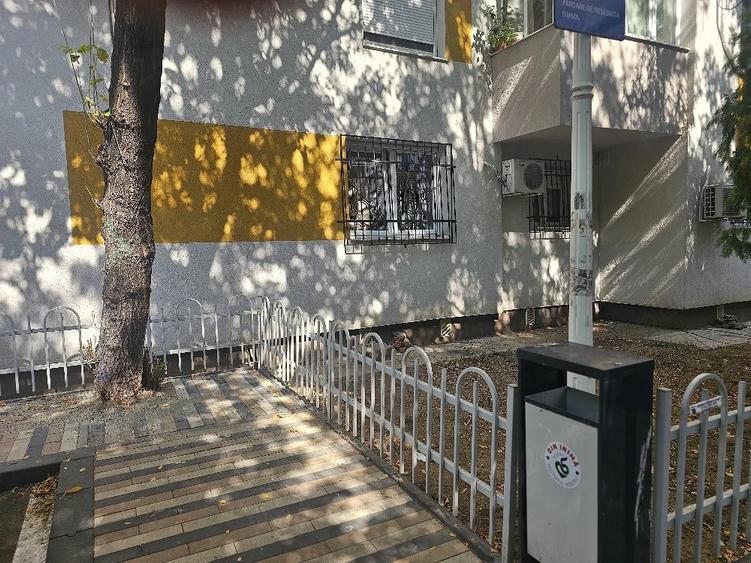 Apartament cu 2 camere semidecomandat în Rahova