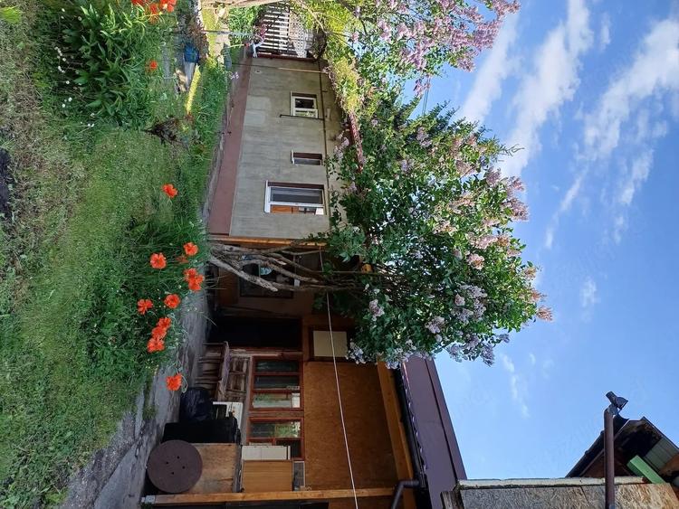 Casă cu Teren 321 Mp în Între Lacuri
