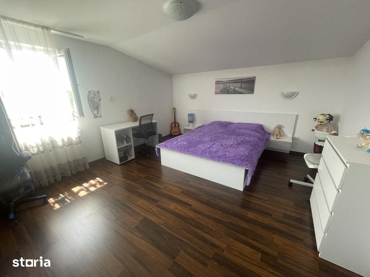 Casă cu 4 camere cu Teren 300 Mp în Central