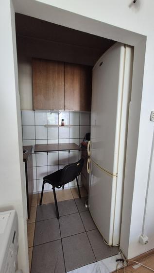 Garsonieră nedecomandată, mobilată în CET