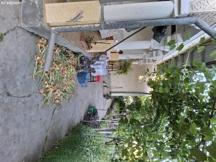 Casa cu teren de vanzare - 1