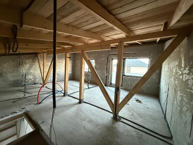 Casă individuală cu 3 camere cu Canalizare în Popas Păcurari