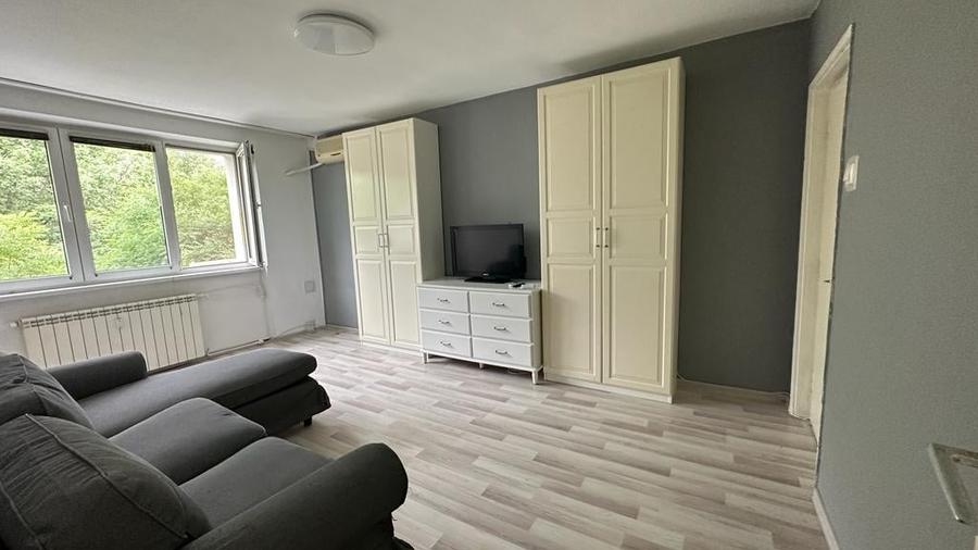 Apartament cu 2 camere semidecomandat, mobilat în Basarabia — fotografia 1