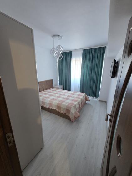 Apartament cu 2 camere decomandat în Calea București