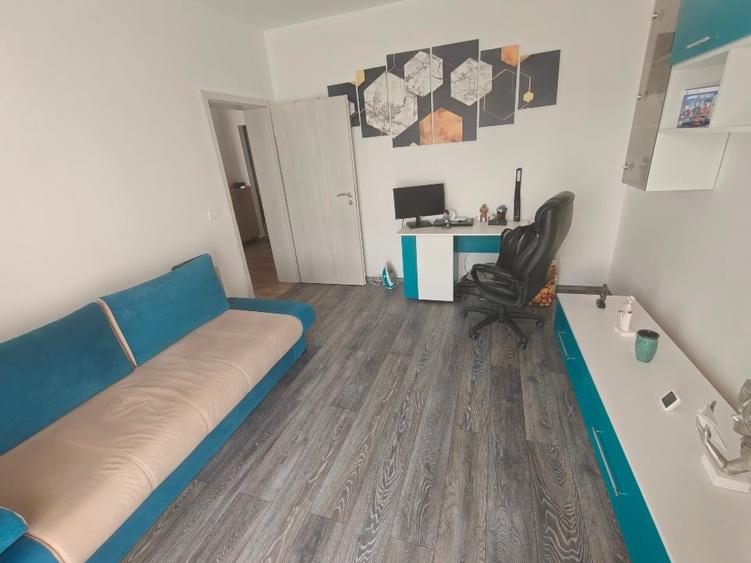 Apartament cu 3 camere decomandat, mobilat în Buziașului