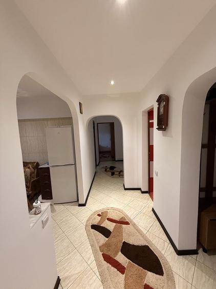 Apartament cu 3 camere decomandat în Obor