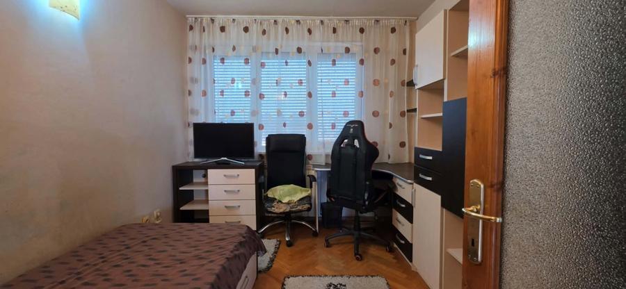 Apartament cu 3 camere decomandat în Cantemir