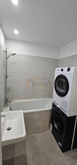 Apartament cu 3 camere decomandat în Bartolomeu