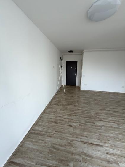 Apartament cu 2 camere semidecomandat, mobilat în Central