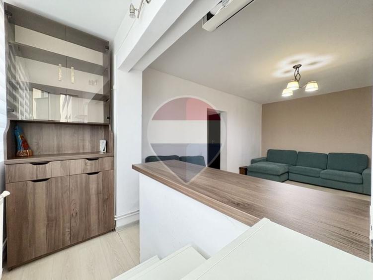Apartament cu 4 camere semidecomandat, mobilat în Craiter