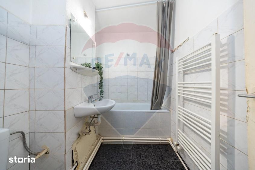 Apartament cu 3 camere decomandat în Dârste