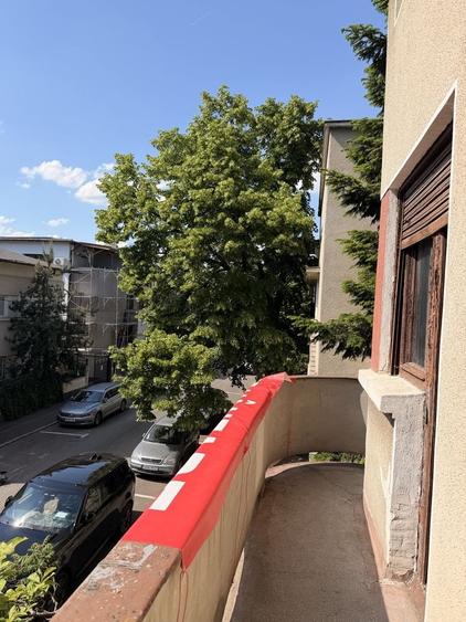 Casă cu 4 camere în Central